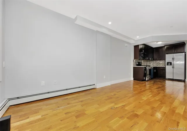 Listing Photo 4 - Condo for sale in building located at 164-15 104th Rd, New York, NY 11433