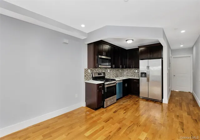 Listing Photo 5 - Condo for sale in building located at 164-15 104th Rd, New York, NY 11433