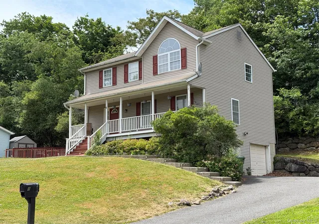 Homes for sale in Middletown, NY | 8 Walnut Ln, Middletown, NY 10940 | MLS# 1010798