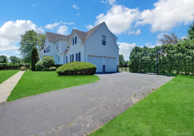 Photo 4 of Sale Pending at 66 Canterbury Dr, Brookhaven, NY 11792 | MLS# 1010804 | Listing updated on 2026-09-12