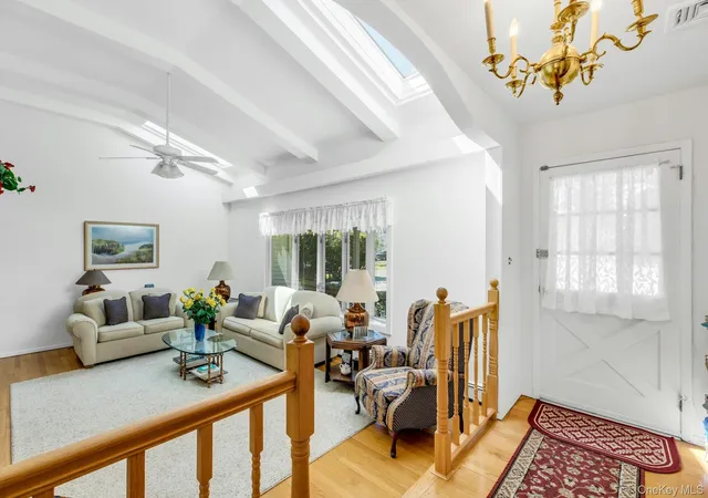 Photo 3 of Sale Pending at 6 Oldfield Ln, Southampton, NY 11968 | MLS# 1010815 | Listing updated on 2026-06-19
