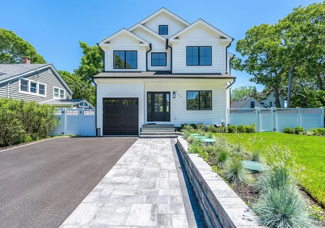 1st image of 405 S Oakwood Dr, Laurel, NY 11948 | MLS# 1010835