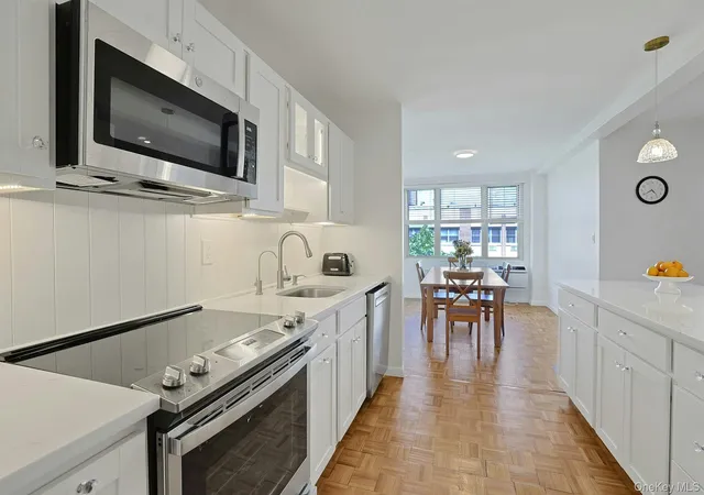 Homes for sale in White Plains, NY | 12 Old Mamaroneck Rd #7F, White Plains, NY 10605 | MLS# 1010841