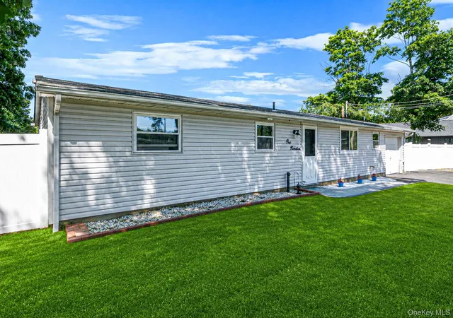 3rd image of 100 Patchogue Holbrook Rd, Ronkonkoma, NY 11779 | MLS# 1010848
