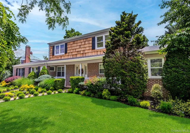 Photo 1 of Single family home for sale at 467 Hempstead Ave, Rockville Centre, NY 11570 | MLS# 1010851 | Listing updated on 2026-06-13