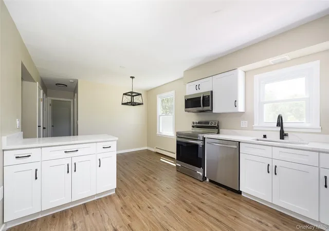 4th image of 18 Cream St, Hyde Park, NY 12538 | MLS# 1010873