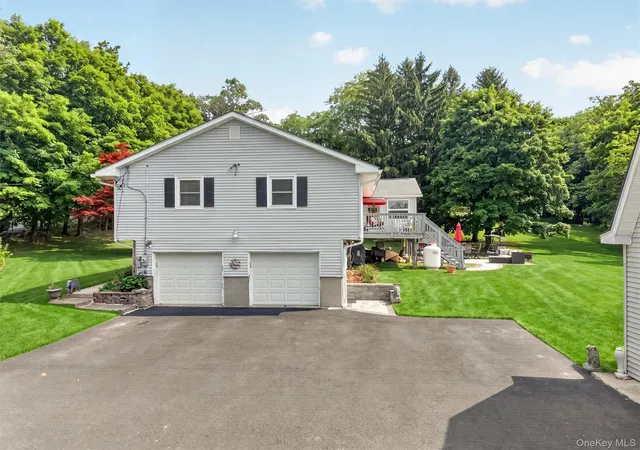 Homes for sale in Blooming Grove, NY | 18 Helms Hill Rd, Blooming Grove, NY 10992 | MLS# 1010878