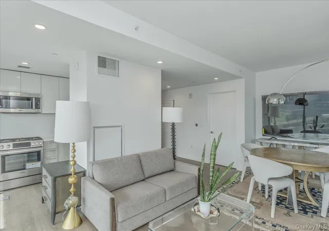 3rd image of 131-03 40Th Rd #9N, Flushing, NY 11354 | MLS# 1010889