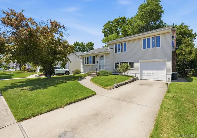 Photo 2 of Sale Pending at 3547 Northview Ave, Hempstead, NY 11793 | MLS# 1010891 | Listing updated on 2026-08-01