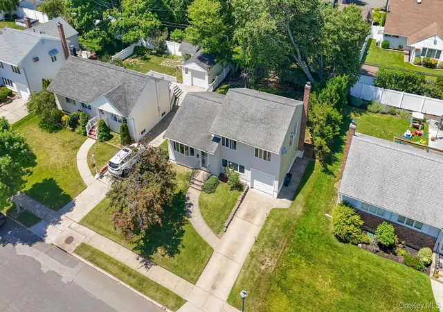 Photo 3 of Sale Pending at 3547 Northview Ave, Hempstead, NY 11793 | MLS# 1010891 | Listing updated on 2026-08-01