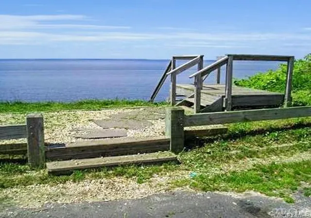 Photo 3 of Sale Pending at 275 Sound Rd, Greenport, NY 11944 | MLS# 1010914 | Listing updated on 2026-08-12