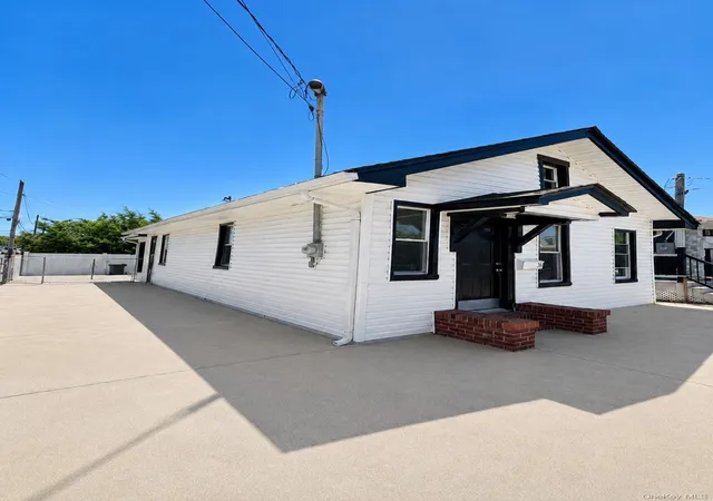 Photo 2 of Sale Pending at 36 Walnut Rd, Inwood, NY 11096 | MLS# 1010926 | Listing updated on 2026-09-05