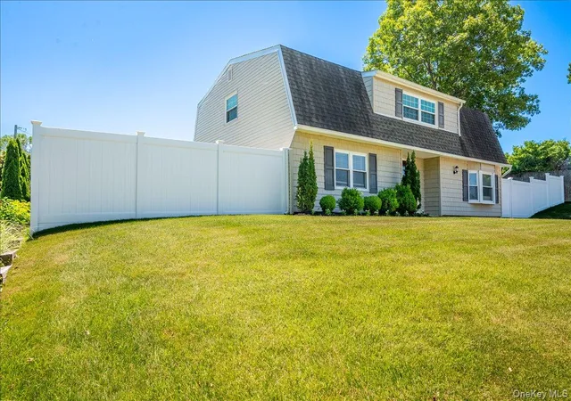 2nd image of 10 Rutgers Rd, Farmingville, NY 11738 | MLS# 1010939