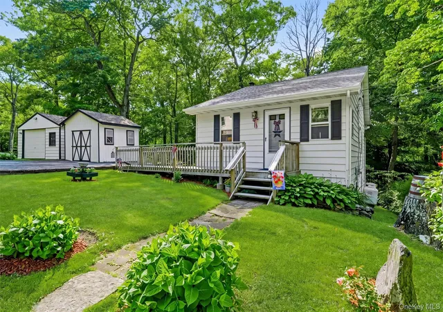 Homes for sale in Monroe, NY | 3 Echo Trl, Monroe, NY 10950 | MLS# 1010943