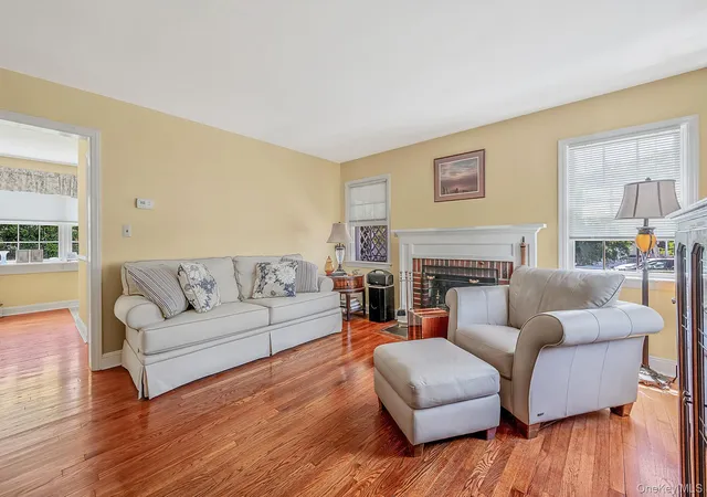 4th image of 22 Lawrence St, Greenlawn, NY 11740 | MLS# 1010949