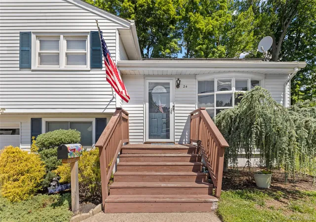 Photo 3 of Sale Pending at 24 Maplewood Blvd, Suffern, NY 10901 | MLS# 1010953 | Listing updated on 2026-07-16
