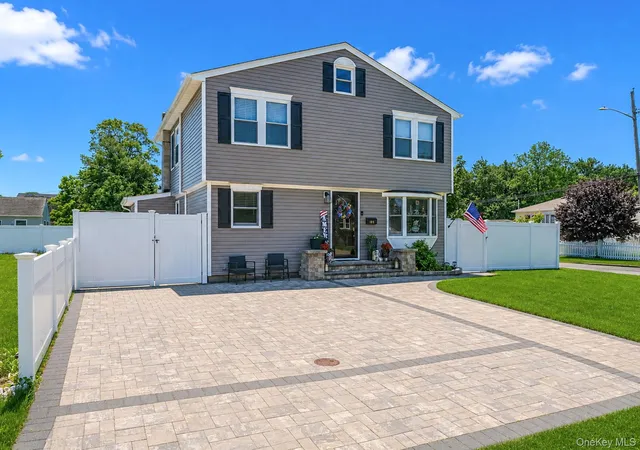 1st image of 135 Texas St, Lindenhurst, NY 11757 | MLS# 1010974