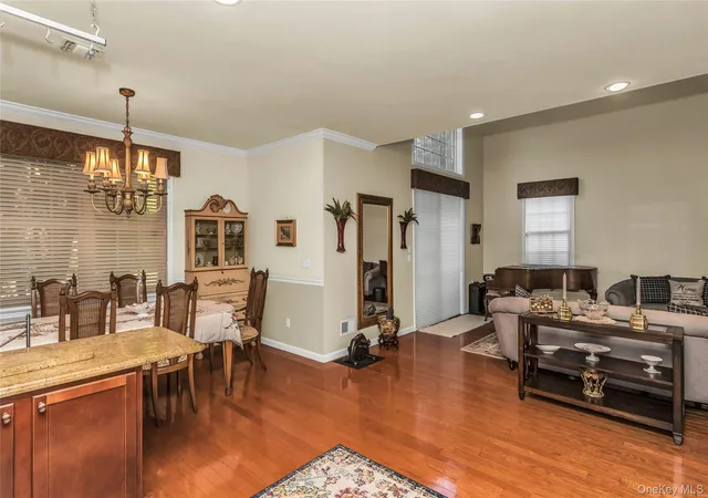4th image of 698 Balfour Pl, Melville, NY 11747 | MLS# 1010989
