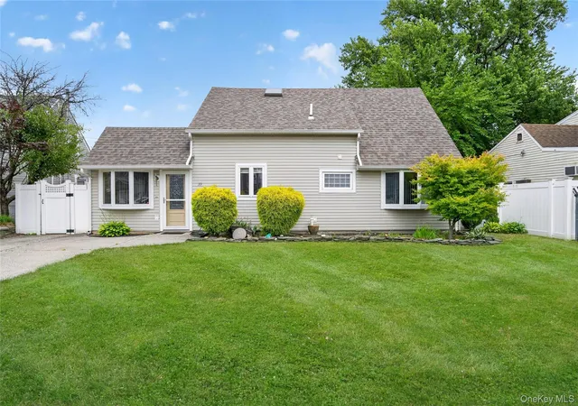 Homes for sale in Hempstead, NY | 39 Boat Ln, Hempstead, NY 11756 | MLS# 1011000