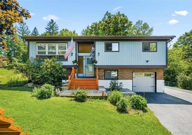 2nd image of 24 Dennis Dr, New Hampton, NY 10958 | MLS# 1011015