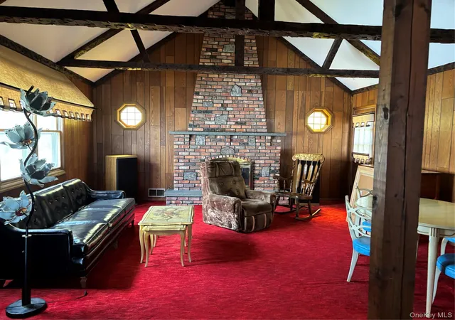 Photo 3 of Sale Pending at 3 Peter Rd, Oyster Bay, NY 11801 | MLS# 1011045 | Listing updated on 2026-07-30