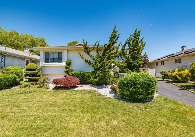 Photo 1 of Sale Pending at 36 Elaine Dr, Oceanside, NY 11572 | MLS# 1011056 | Listing updated on 2026-09-16