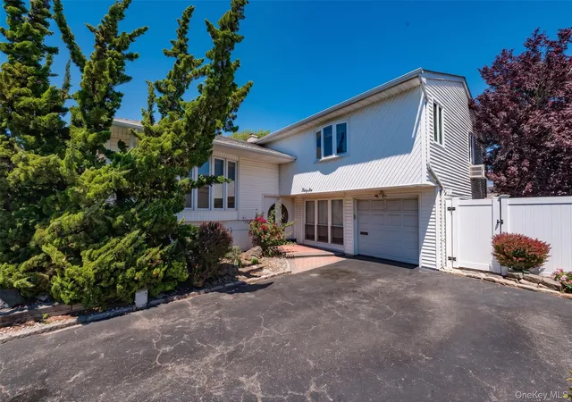Photo 2 of Sale Pending at 36 Elaine Dr, Oceanside, NY 11572 | MLS# 1011056 | Listing updated on 2026-09-16