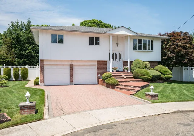 1st image of 1 Eliot Ct, Syosset, NY 11791 | MLS# 1011064