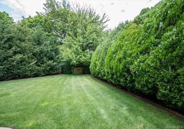 24th image of 1 Eliot Ct, Syosset, NY 11791 | MLS# 1011064