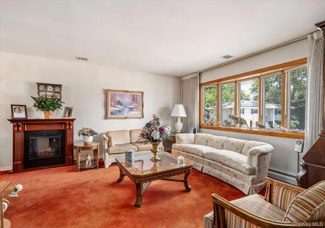 4th image of 1 Eliot Ct, Syosset, NY 11791 | MLS# 1011064