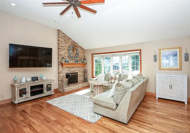 3rd image of 37 Seitz Dr, Oyster Bay, NY 11714 | MLS# 1011069