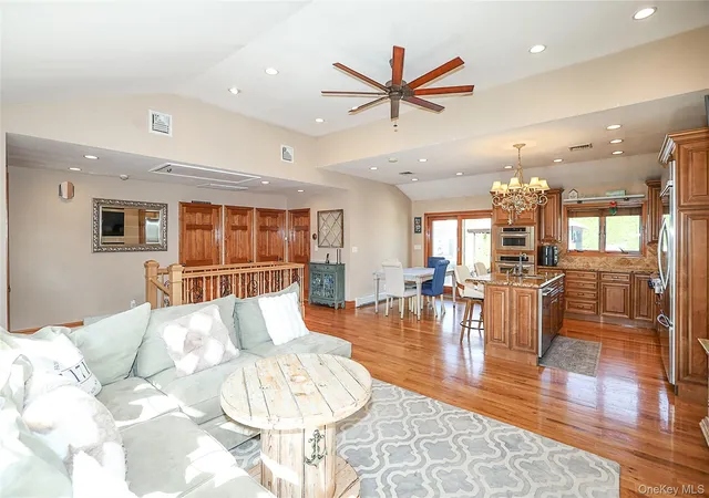 4th image of 37 Seitz Dr, Oyster Bay, NY 11714 | MLS# 1011069