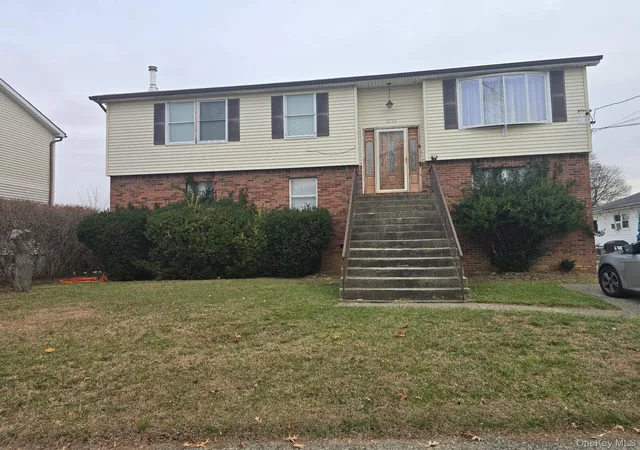 1st image of 1095 Pinebrook Ct, West Hempstead, NY 11552 | MLS# 1011076