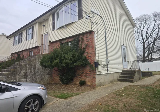 2nd image of 1095 Pinebrook Ct, West Hempstead, NY 11552 | MLS# 1011076