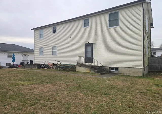 Photo 3 of Sale Pending at 1095 Pinebrook Ct, West Hempstead, NY 11552 | MLS# 1011076 | Listing updated on 2026-07-13