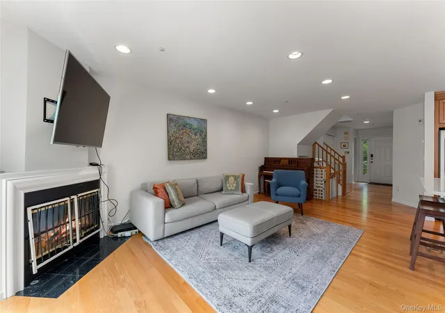 Photo 3 of Sale Pending at 611 Pondside Dr, Greenburgh, NY 10607 | MLS# 1011103 | Listing updated on 2026-07-25