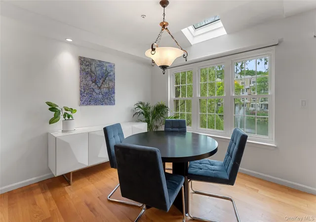 Listing Photo 5 - Condo for sale in building located at 611 Pondside Dr, Greenburgh, NY 10607
