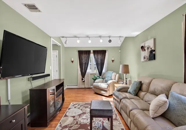 4th image of 76 Ontario St, Brookhaven, NY 11776 | MLS# 1011132