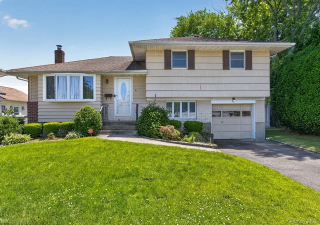 1st image of 4 Gates Ave, Oyster Bay, NY 11803 | MLS# 1011133