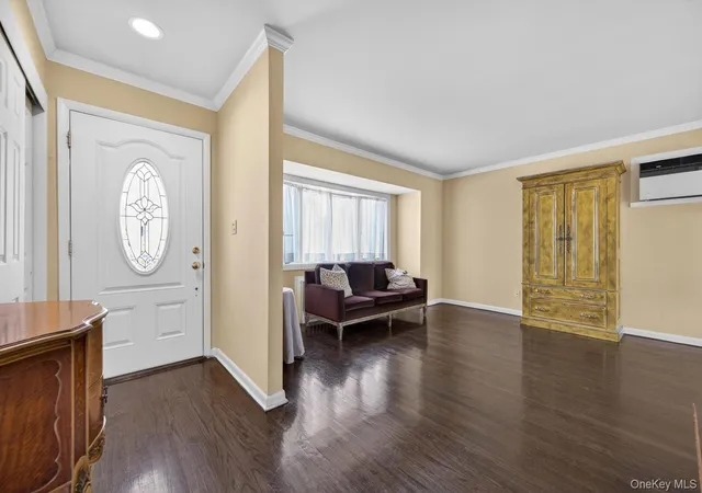 4th image of 4 Gates Ave, Oyster Bay, NY 11803 | MLS# 1011133