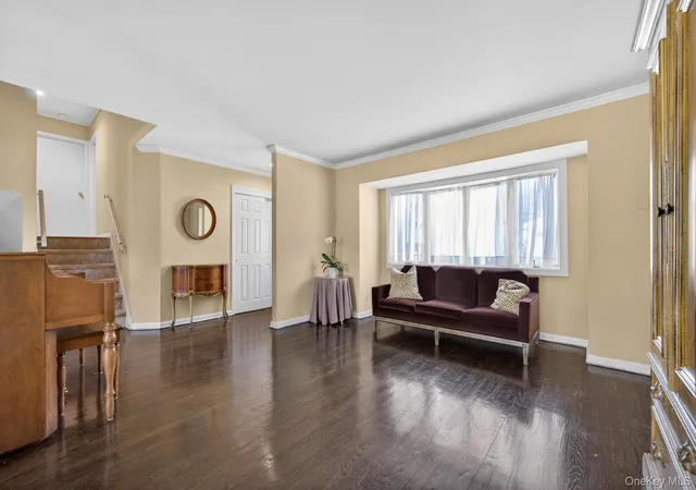 5th image of 4 Gates Ave, Oyster Bay, NY 11803 | MLS# 1011133