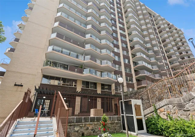 Homes for sale in New York, NY | 1815 215th Street, New York, NY 11360 | Houzeo