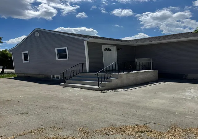 4th image of 5 Remsen St, Copiague, NY 11726 | MLS# 1011144