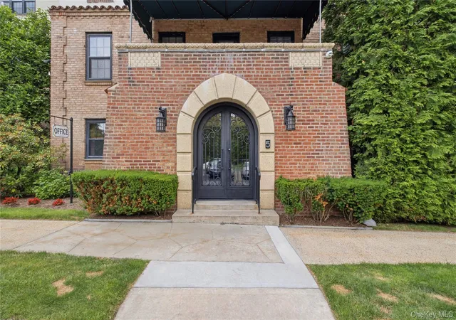Homes for sale in New Rochelle, NY | 1273 North Ave #1E/5, New Rochelle, NY 10804 | MLS# 1011149