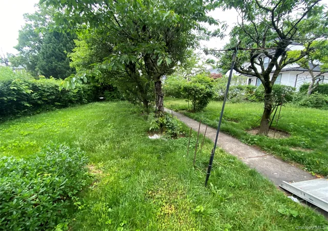 Photo 3 of Single family home for sale at 14345 14th Avenue, Whitestone, NY 11357 | MLS# 1011171 | Listing updated on 2026-06-16