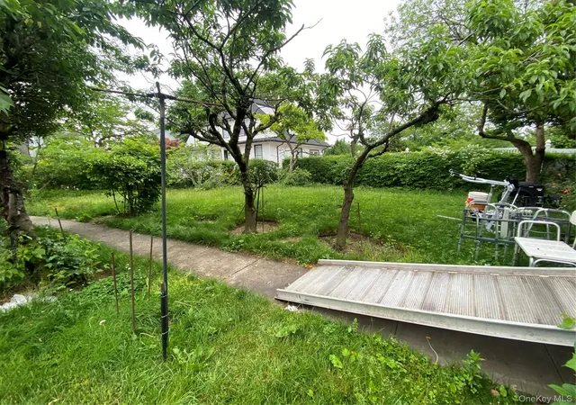 Photo 4 of Single family home for sale at 14345 14th Avenue, Whitestone, NY 11357 | MLS# 1011171 | Listing updated on 2026-06-16