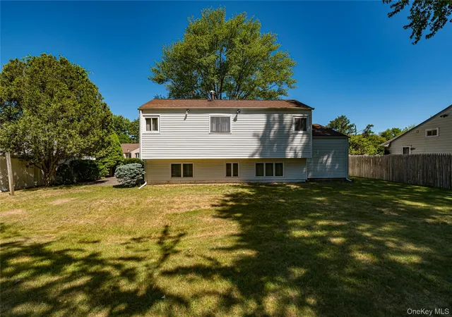 16th image of 9 Johnson Pl, Lindenhurst, NY 11757 | MLS# 1011177