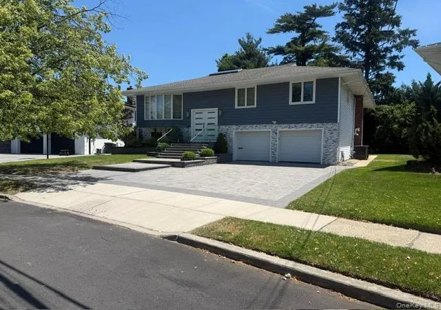 3rd image of 1015 Dartmouth Ln, Hempstead, NY 11598 | MLS# 1011180