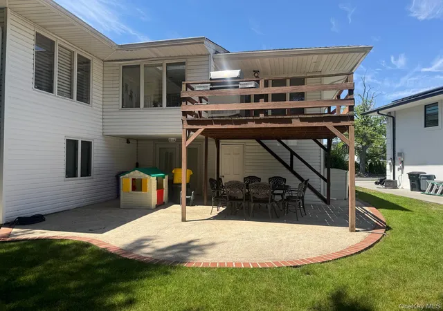 5th image of 1015 Dartmouth Ln, Hempstead, NY 11598 | MLS# 1011180