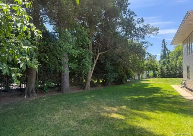 8th image of 1015 Dartmouth Ln, Hempstead, NY 11598 | MLS# 1011180
